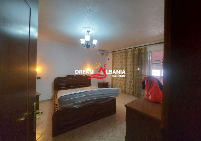 Shtepi ne shitje Penthose(kati i fundit panoramik) ne Tirane, 3+1, Mobilimi E mobiluar, Pagesa 220,000  Euro.