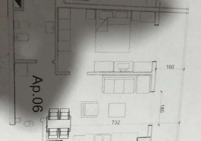 Shtepi ne shitje Apartament ne Tirane, 1+1, Mobilimi Bosh, pa mobiluar, Pagesa 80,000  Euro.