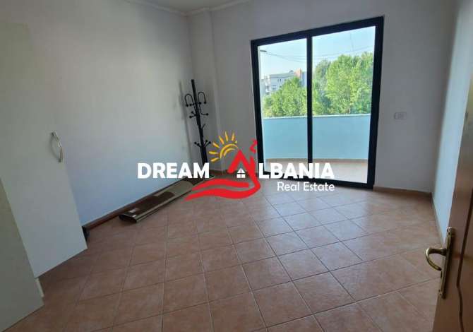 Shtepi ne shitje Apartament ne Tirane, 2+1, Mobilimi Bosh, pa mobiluar, Pagesa 110,000  Euro.