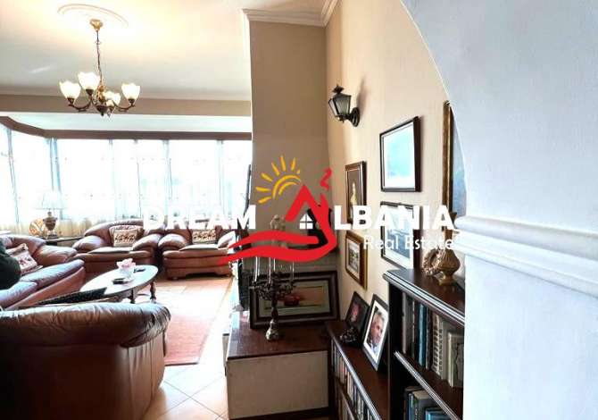 Shtepi ne shitje Apartament ne Tirane, 2+1, Mobilimi E mobiluar, Pagesa 175,000  Euro.