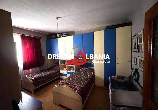 Shtepi ne shitje Apartament ne Tirane, 2+1, Mobilimi E mobiluar, Pagesa 175,000  Euro.