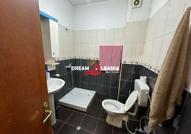 Shtepi ne shitje Apartament ne Tirane, 2+1, Mobilimi E mobiluar, Pagesa 113,000  Euro.