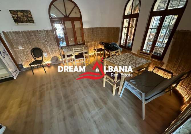 Jepet lokal me qera ne rrugen e Kroit, prane Kopshtit Zoologjik, Tirane (ID 4271924)