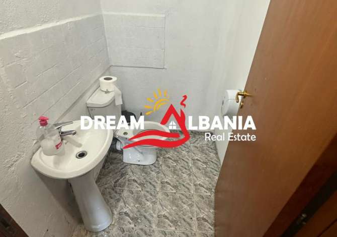 Jepet lokal me qera ne rrugen e Kroit, prane Kopshtit Zoologjik, Tirane (ID 4271924)