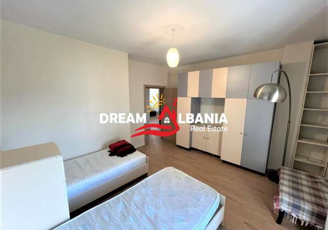 Shtepi ne shitje Apartament ne Tirane, 2+1, Mobilimi E mobiluar, Pagesa 220,000  Euro.