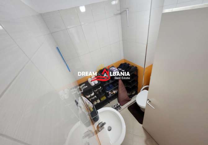 Shtepi ne shitje Apartament ne Tirane, 2+1, Mobilimi Bosh, pa mobiluar, Pagesa 120,000  Euro.