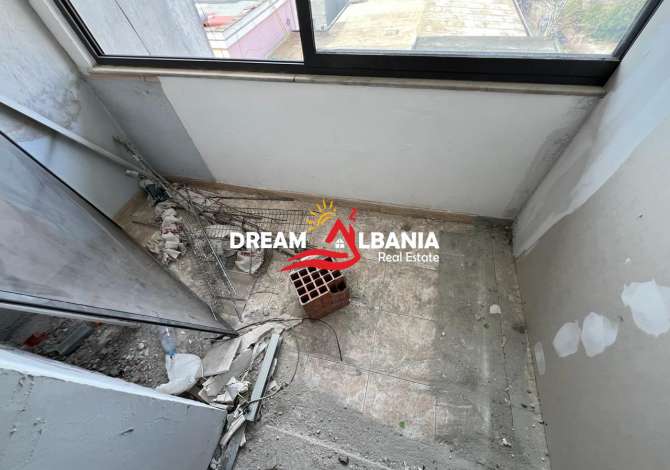 Shtepi ne shitje Apartament ne Tirane, 1+1, Mobilimi Bosh, pa mobiluar, Pagesa 94,000  Euro.