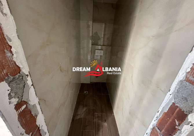 Jepet me qera ambjent biznesi *(2 wc) tek Pazari i Ri, rruga Tefta Tashko Koco (ID 4271929)