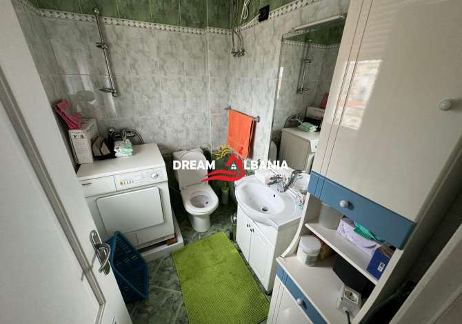 Shtepi ne shitje Apartament ne Tirane, 3+1, Mobilimi E mobiluar, Pagesa 220,000  Euro.