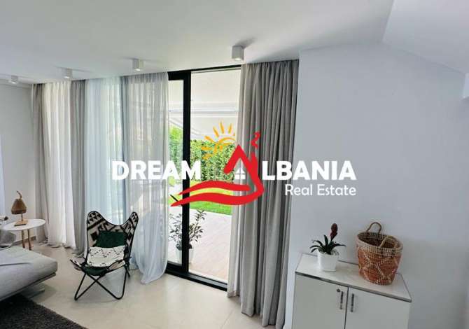 Shtepi ne shitje Vila Luksoze ne Durres, 3+1, Mobilimi E mobiluar, Pagesa 625,000  Euro.