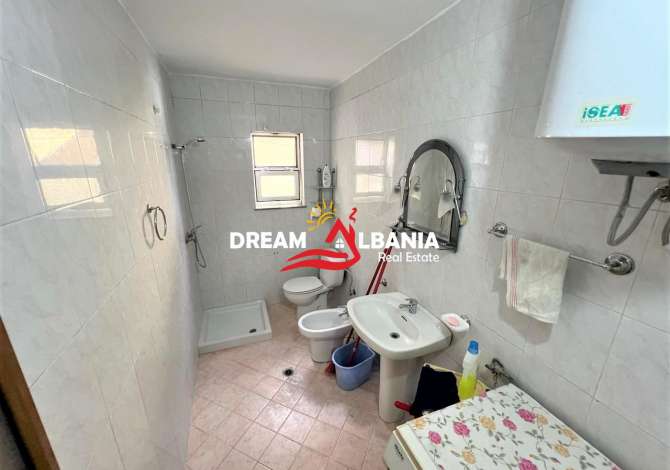 Shtepi ne shitje Apartament ne Tirane, 3+1, Mobilimi Bosh, pa mobiluar, Pagesa 130,000  Euro.