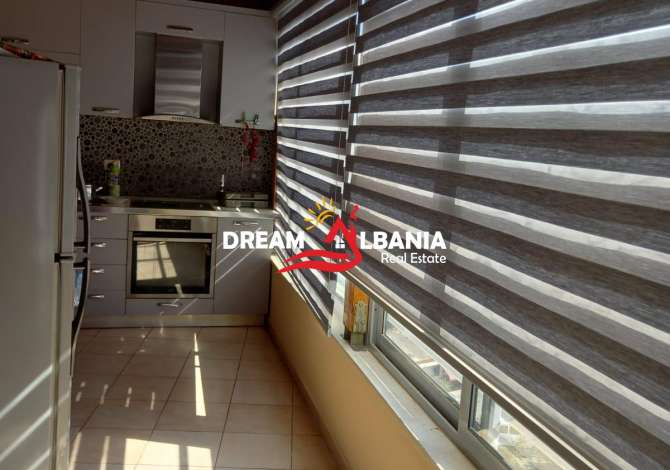 Shtepi ne shitje Apartament ne Tirane, 3+1, Mobilimi E mobiluar, Pagesa 135,000  Euro.