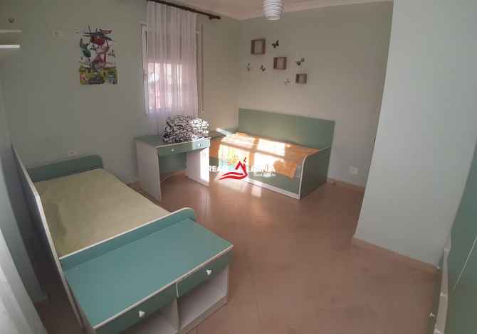 Shtepi ne shitje  ne Tirane, 3+1, Mobilimi E mobiluar, Pagesa 99,900  Euro.