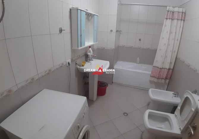 Shtepi ne shitje  ne Tirane, 3+1, Mobilimi E mobiluar, Pagesa 99,900  Euro.