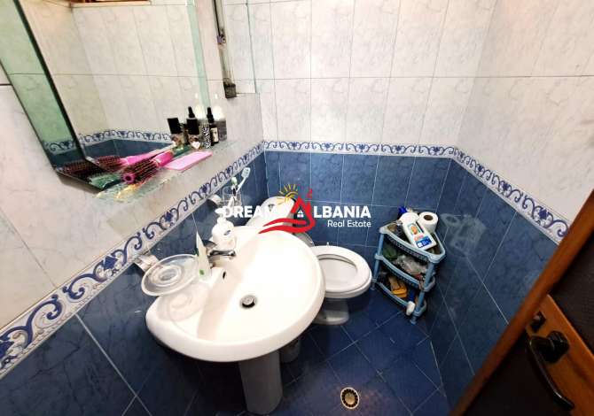 Shtepi ne shitje Apartament ne Tirane, 3+1, Mobilimi E mobiluar, Pagesa 125,000  Euro.