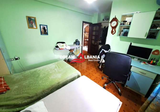 Shtepi ne shitje Apartament ne Tirane, 3+1, Mobilimi E mobiluar, Pagesa 125,000  Euro.