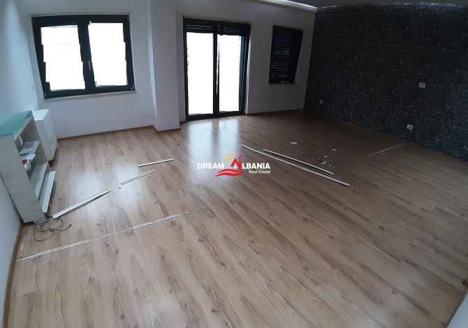 Ambient biznesi me qera 3+1 ne Tirane - 1,000 Euro