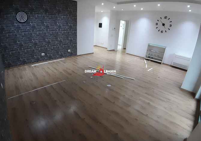 Ambient biznesi me qera 3+1 ne Tirane - 1,000 Euro