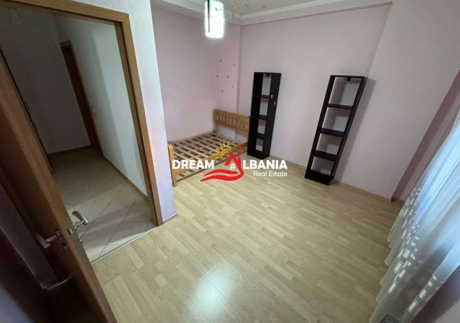 Shtepi me qera Apartament ne Tirane, 2+1, Mobilimi E mobiluar, Pagesa 700  Euro.