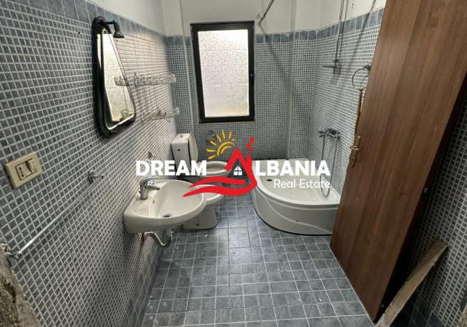 Shtepi ne shitje Apartament ne Tirane, 1+1, Mobilimi Bosh, pa mobiluar, Pagesa 125,000  Euro.