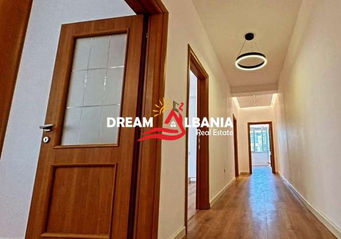 Shtepi ne shitje Apartament ne Tirane, 2+1, Mobilimi Bosh, pa mobiluar, Pagesa 178,000  Euro.