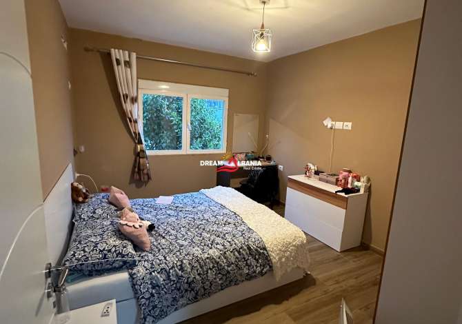 Shtepi ne shitje Apartament ne Tirane, 3+1, Mobilimi E mobiluar, Pagesa 140,000  Euro.