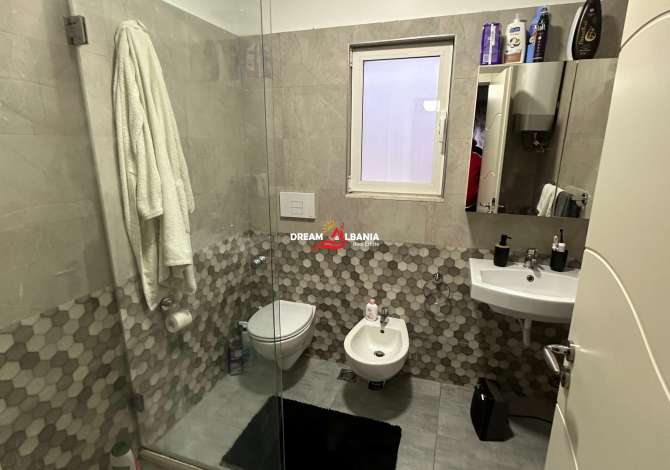 Shtepi ne shitje Apartament ne Tirane, 3+1, Mobilimi E mobiluar, Pagesa 140,000  Euro.