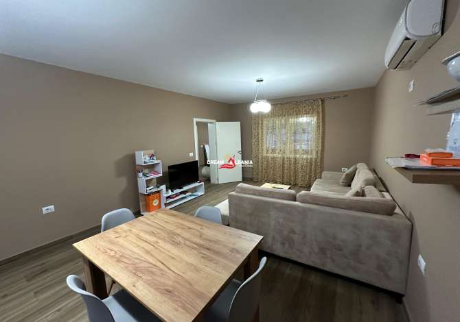 Shtepi ne shitje Apartament ne Tirane, 3+1, Mobilimi E mobiluar, Pagesa 140,000  Euro.