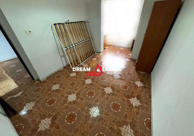 Shtepi ne shitje Apartament ne Tirane, 2+1, Mobilimi Bosh, pa mobiluar, Pagesa 129,900  Euro.