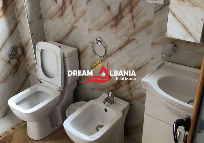 Shtepi ne shitje Apartament ne Tirane, 7+1, Mobilimi Bosh, pa mobiluar, Pagesa 313,000  Euro.