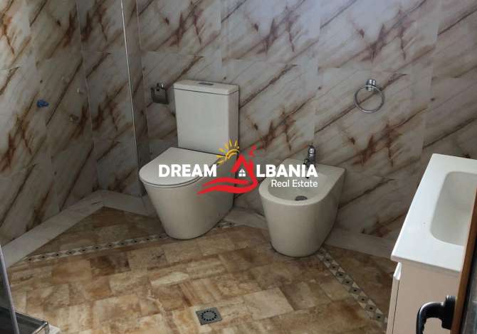 Shtepi ne shitje Apartament ne Tirane, 7+1, Mobilimi Bosh, pa mobiluar, Pagesa 313,000  Euro.
