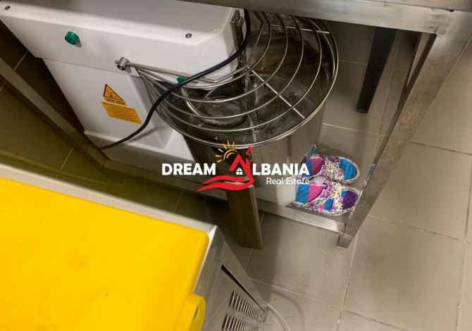 Shitet Dyqan Bar Kafe Piceri i mobiluar luks me arkitekt ne Don Bosko (ID 4171172 )