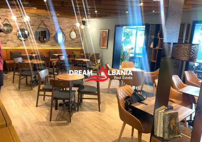 Shitet Dyqan Bar Kafe Piceri i mobiluar luks me arkitekt ne Don Bosko (ID 4171172 )