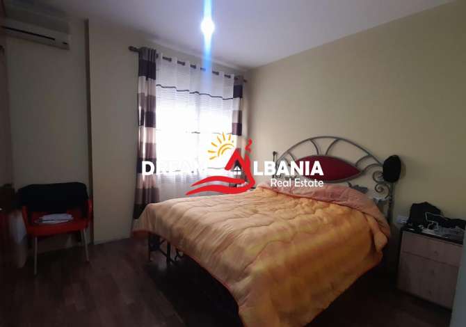 Shtepi ne shitje Apartament ne Tirane, 3+1, Mobilimi E mobiluar, Pagesa 175,000  Euro.