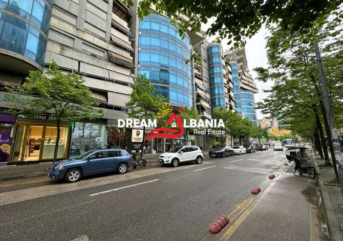 Ambient biznesi me qera 3+1 ne Tirane - 2,500 Euro