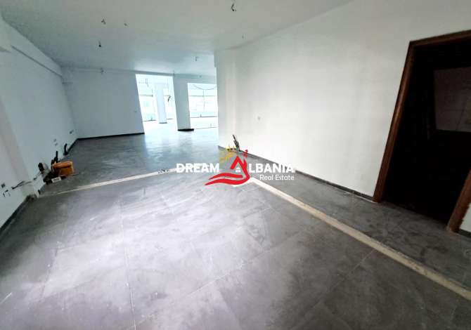 Ambient komercial me qera ne rrugen e Dibres ne Kompleksin Halili ne Tirane (ID 42611063)