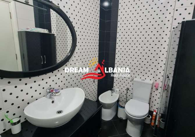 Shtepi ne shitje Apartament ne Tirane, 2+1, Mobilimi E mobiluar, Pagesa 125,000  Euro.