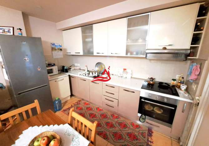 Shtepi ne shitje Apartament ne Tirane, 1+1, Mobilimi Pjeserisht e mobiluar, Pagesa 115,000  Euro.