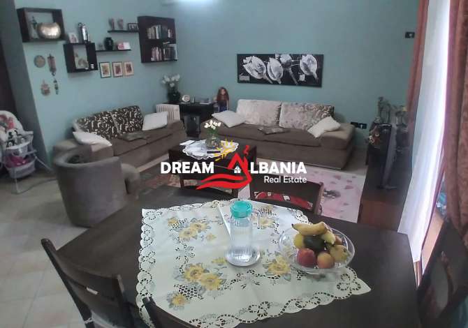 Shtepi ne shitje Apartament ne Tirane, 2+1, Mobilimi E mobiluar, Pagesa 252,000  Euro.