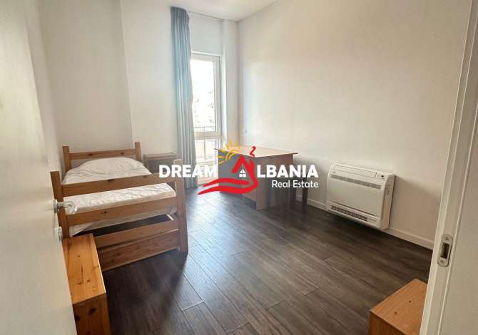 Shtepi me qera Apartament ne Tirane, 3+1, Mobilimi Pjeserisht e mobiluar, Pagesa 900  Euro.