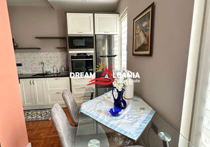 Shtepi me qera Apartament ne Tirane, 2+1, Mobilimi E mobiluar, Pagesa 700  Euro.
