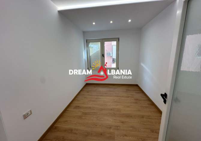 Shtepi ne shitje Apartament ne Tirane, 2+1, Mobilimi Bosh, pa mobiluar, Pagesa 140,000  Euro.