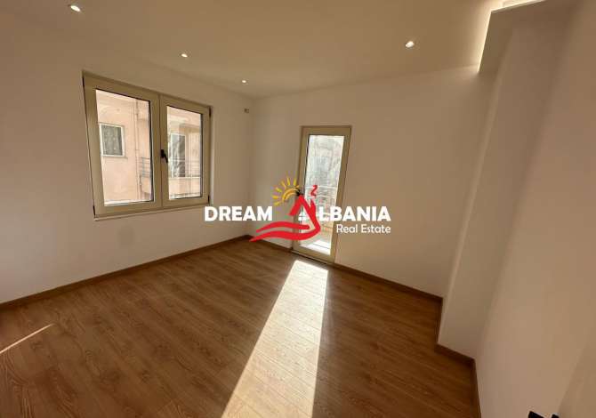 Shtepi ne shitje Apartament ne Tirane, 2+1, Mobilimi Bosh, pa mobiluar, Pagesa 145,000  Euro.