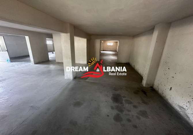 Ambient biznesi me qera 4+1 ne Tirane - 750 Euro