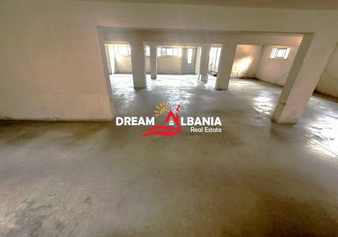 Magazine me qera prane Doganes (ID 4281221)