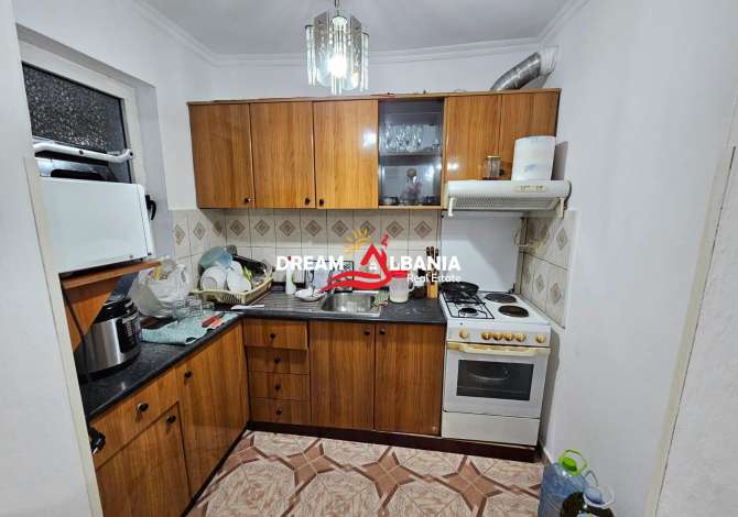 Shtepi ne shitje Apartament ne Tirane, 2+1, Mobilimi E mobiluar, Pagesa 145,000  Euro.