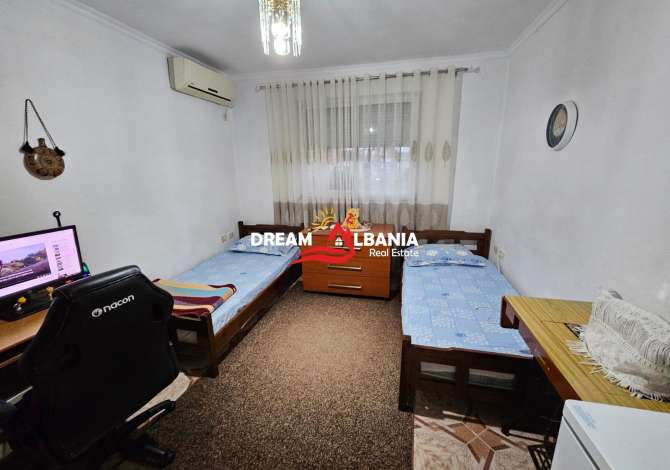 Shtepi ne shitje Apartament ne Tirane, 2+1, Mobilimi E mobiluar, Pagesa 145,000  Euro.