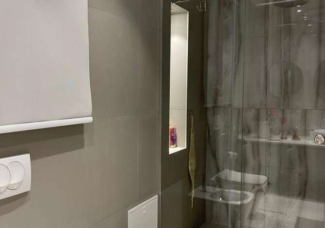 Shtepi me qera Vila Luksoze ne Tirane, 3+1, Mobilimi E mobiluar, Pagesa 2,400  Euro.