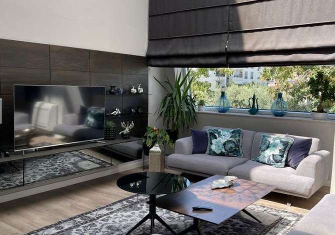 Shtepi me qera Vila Luksoze ne Tirane, 3+1, Mobilimi E mobiluar, Pagesa 2,400  Euro.