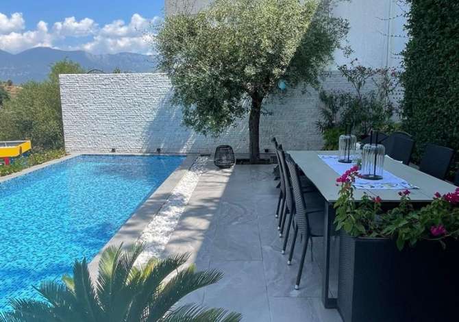 Shtepi me qera 3+1 ne Tirane - 2,400 Euro